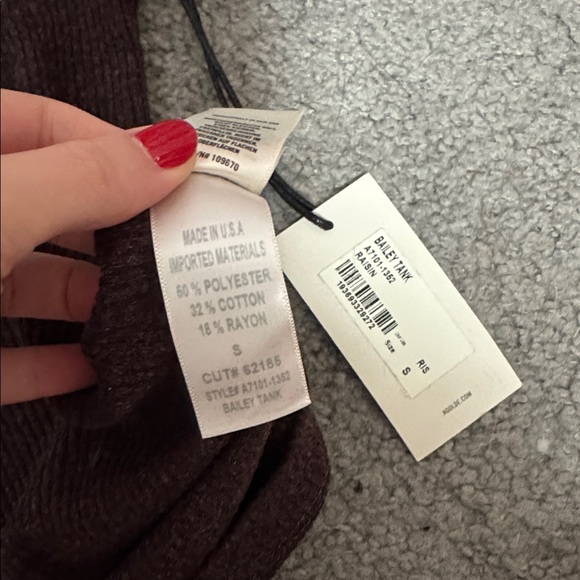 Bailey Ribbed Tank - Picture 14 of 15